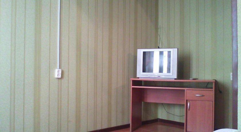 Двухместный номер с 2 отдельными кроватями и общей ванной комнатой